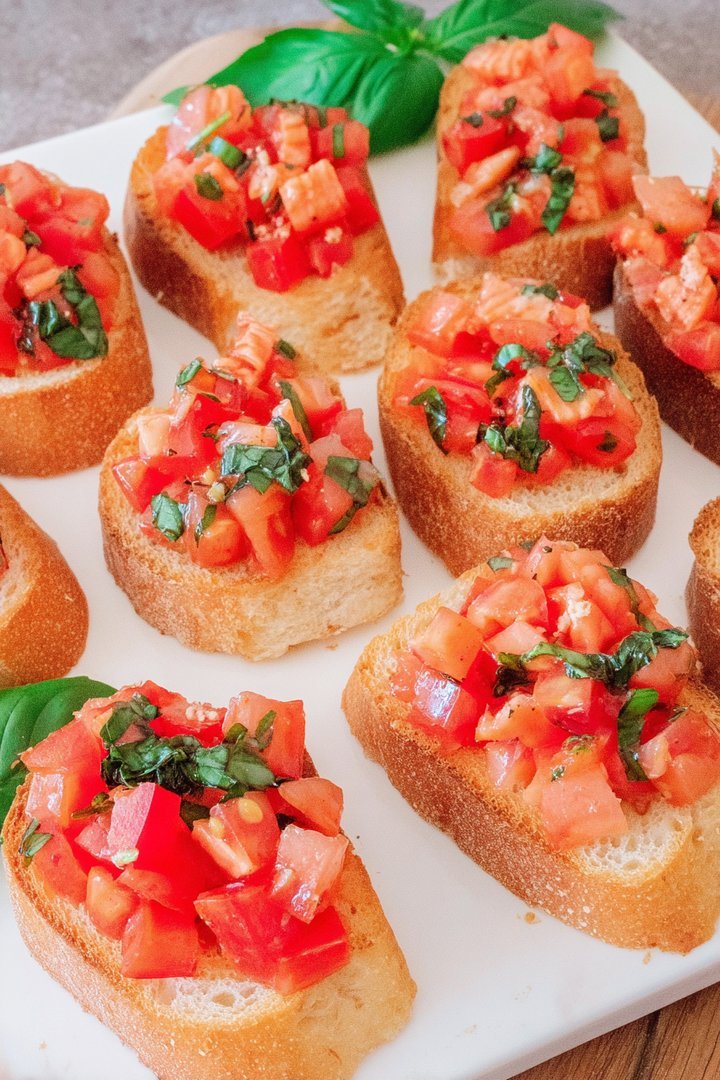 Bruschetta mit Tomaten – klassisch italienisch image 2